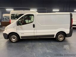 RENAULT Trafic Kasten L1H1 Klima AHK TÜV 08/2027