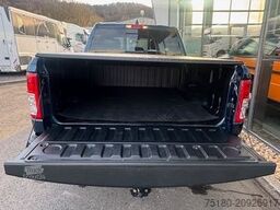 DODGE RAM 1500 BIG HORN Crew Cab Cargo Box 4x4 Pickup