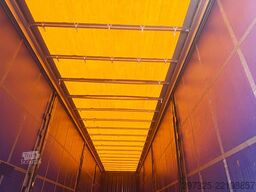 Krone Curtainsider / Planenauflieger