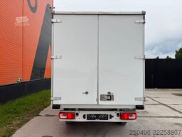 Volkswagen Crafter 4x2 BOX L=4160 mm