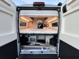 WESTFALIA Columbus 600 E 140 PS ATG Skyview SOLAR Markise