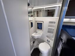 WESTFALIA Columbus 600 E 140 PS ATG Skyview SOLAR Markise