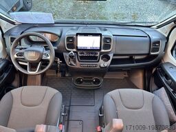 WESTFALIA Columbus 600 E 140 PS ATG Skyview SOLAR Markise