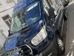 Ford Transit Bus 17 places