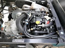 John Deere Gator HPX815E