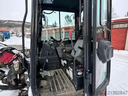 Yanmar Vio57-6B crawler excavator with tilt, grapple and