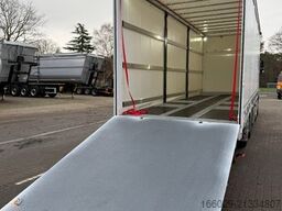 VOLVO 8x2 mit Schwerlast-Ladebordwand Rampe Stapler