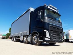 VOLVO 8x2 mit Schwerlast-Ladebordwand Rampe Stapler