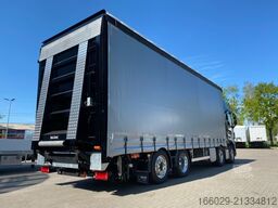 VOLVO 8x2 mit Schwerlast-Ladebordwand Rampe Stapler