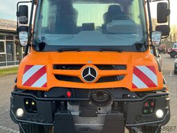 Mercedes Benz Unimog U527