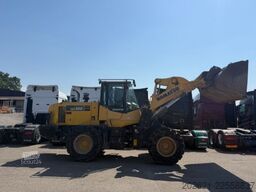 KOMATSU WA 320