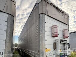 Schmitz Cargobull Semitrailer Curtainsider Varios