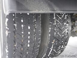 Renault D280 16T / Box truck 18 EPAL / Tail lift