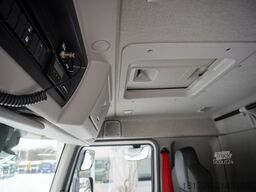 Renault D280 16T / Box truck 18 EPAL / Tail lift