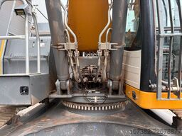 Liebherr R945 S-HD