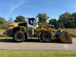 Liebherr L 586 Xpower