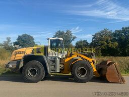 Liebherr L 586 Xpower