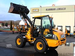 JCB 406 mit Schaufel + Gabel