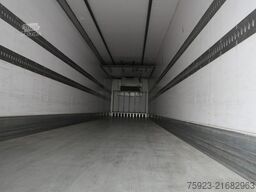 LAMBERET 3 Axle frigo trailer with CARRIER VECTOR 1950 M...
