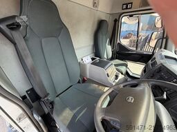 2024 VOLVO FL250 FL250
