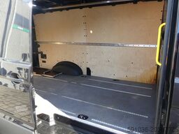 Volkswagen Crafter Kasten 35 MR 4Mot. Autom. ACC/LED/STDH/AHK/KAM