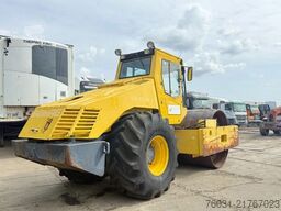 BOMAG BW225D-3 Roller with vibration *NO ENGINE*