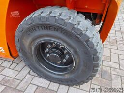 Toyota 9FBM70T Electric, 7 Tons Capacity, Lift Height 4.7