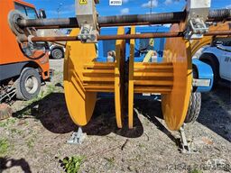 Omac F10 Stretching Machine. Like New.