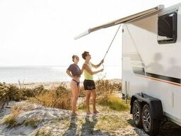  Wohnwagen 500x200x200cm Speedcaravan 2700kg zGG