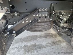 FUSO eCanter 4C15e 3-Sitzer Scattolini Kipper Staubox