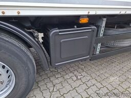 SCHMITZ CARGOBULL 18 t 2-Achs Anhänger Koffer isoliert Portaltüren