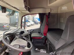 Volvo FH 13.420 Globetrotter / Mega / 2x Tank