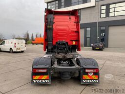 Volvo FH 13.420 Globetrotter / Mega / 2x Tank