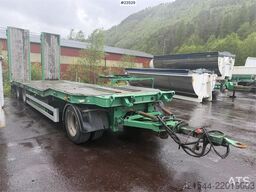 Istrail 3 akslet machine trailer with hydraulic ramps