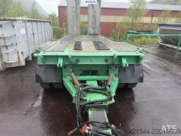 Istrail 3 akslet machine trailer with hydraulic ramps