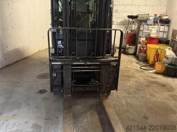 Toyota 02-8FDF25 with hydraulic side shift and fork widen