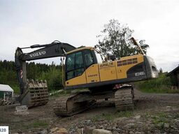 Volvo EC240CL Crawler Excavator with 2 Buckets