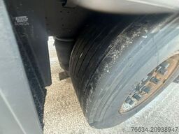 SCHMITZ CARGOBULL SCB S3 MEGA 2xLift 435/50R19,5 1A Zustand