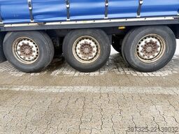 Krone Curtainsider / Planenauflieger