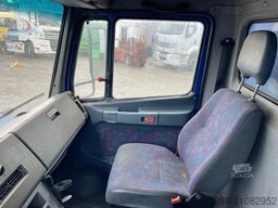 Mercedes-Benz Vario 812D closed box