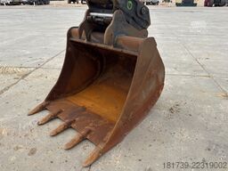 JCB 245 LCR crawler excavator / 2000 MTH! /