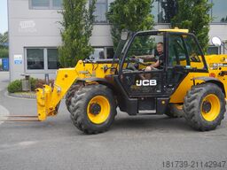 JCB 535-95 / 3.5 T / range 9.5 m / joystick