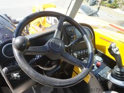 JCB 526-56 AGRI Plus / 5.6 m / joystick