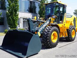 Hyundai HL940A articulated loader / year 2021 /
