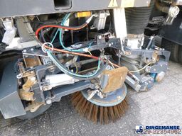 D.A.F. LF 230 4x2 Euro 6 Schmidt Street King 660 sweeper