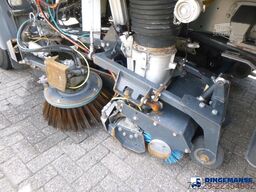 D.A.F. LF 230 4x2 Euro 6 Schmidt Street King 660 sweeper