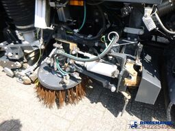 D.A.F. LF 230 4x2 Euro 6 Schmidt Street King 660 sweeper