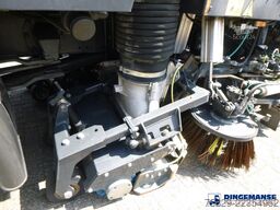 D.A.F. LF 230 4x2 Euro 6 Schmidt Street King 660 sweeper