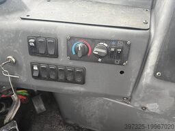 Kalmar Terminal tractor / Terminal-Zugmaschine /