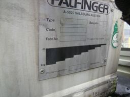 UNIMOG U2100 437/30 Zugmaschine mit Kran P14500D